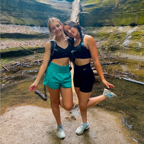 Meet your Posher, Brooke - Picture 3 of 6